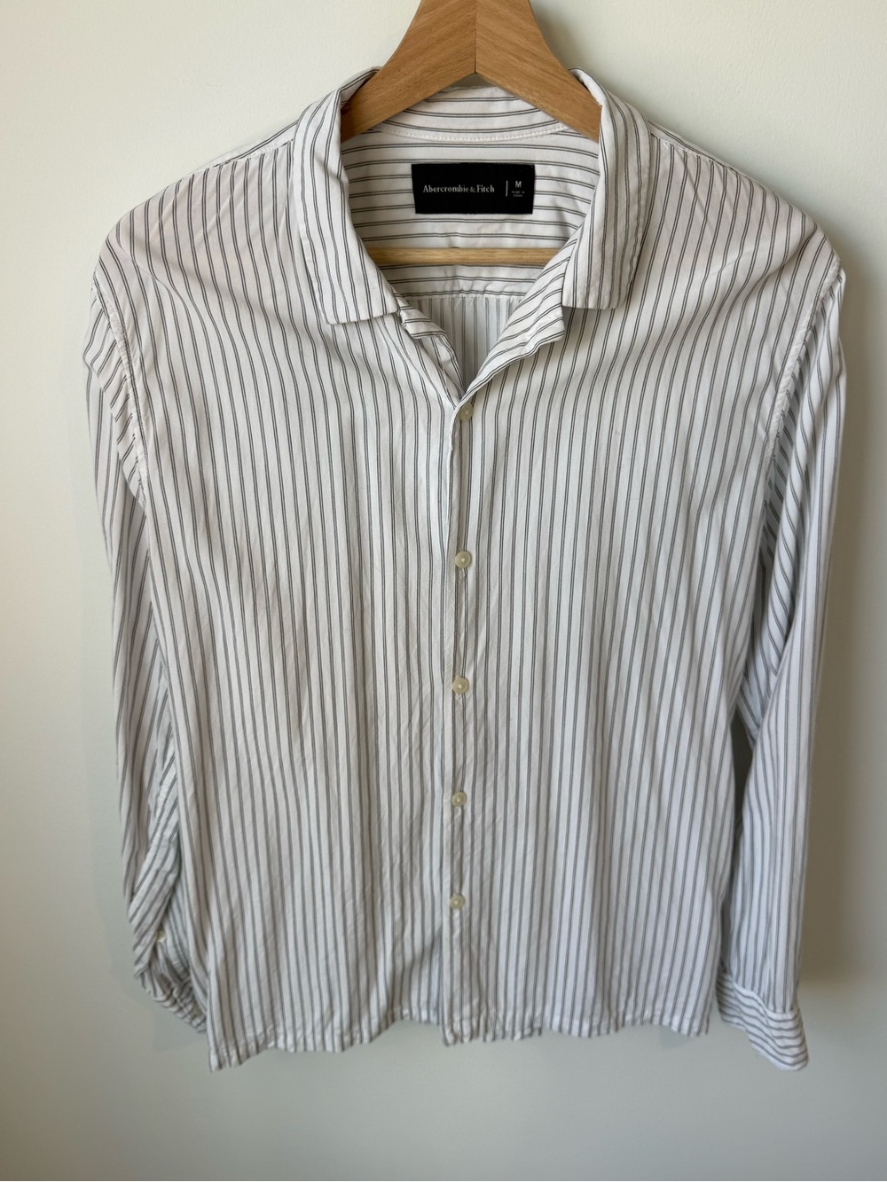 Abercrombie & Fitch White Shirt with Black Stripes | M